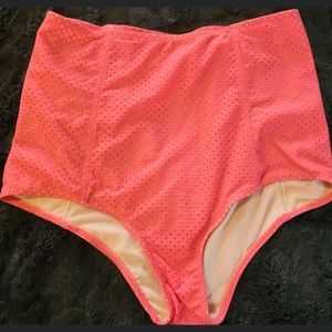 kJ size small strawberry lace